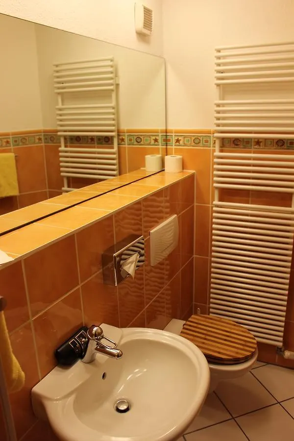 I.M.Apartments 42 m² für 2 Personen Düsseldorf 2*,  Alemania
